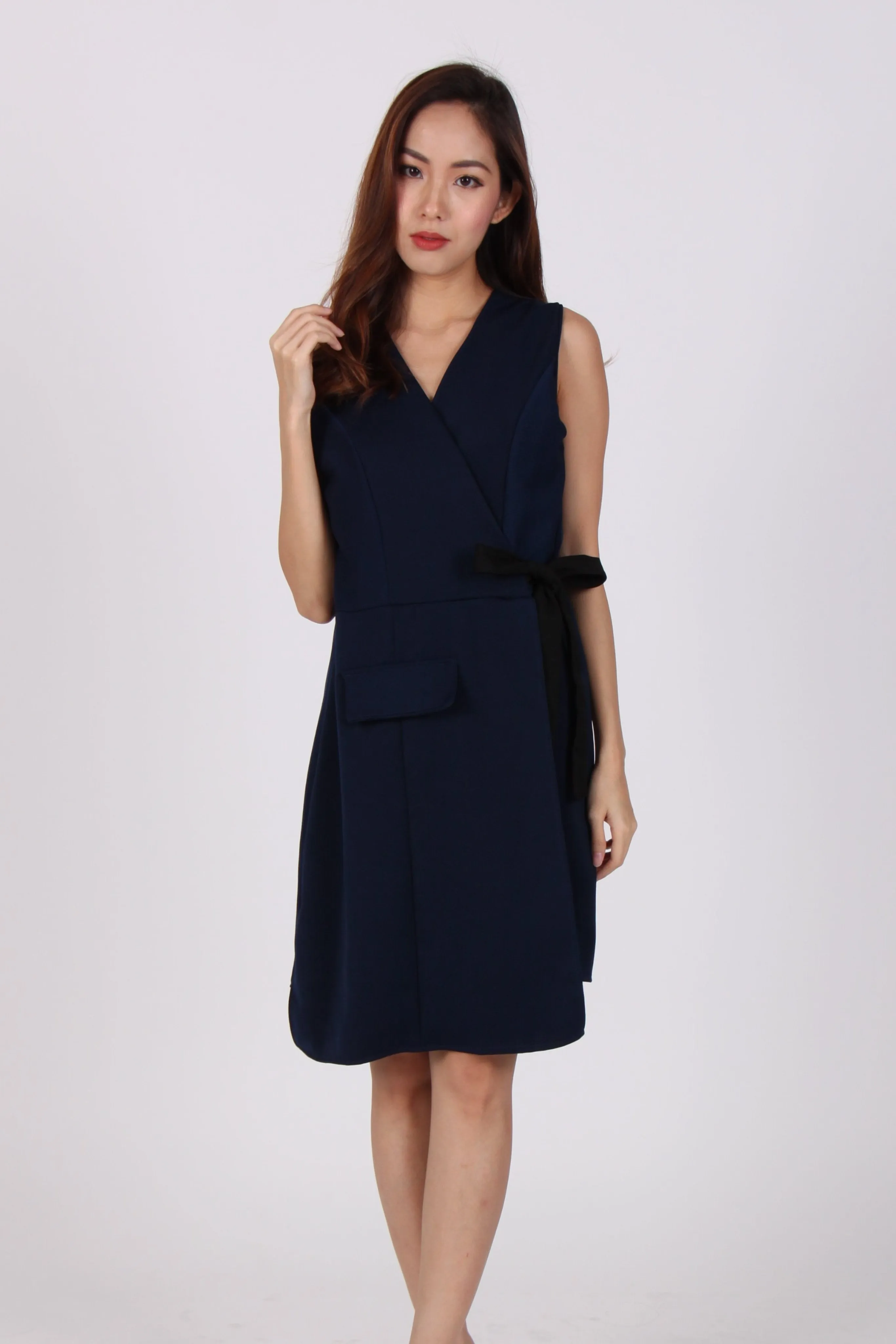 Asymmetrical Contrast Ribbon Wrap Dress in Navy Blue